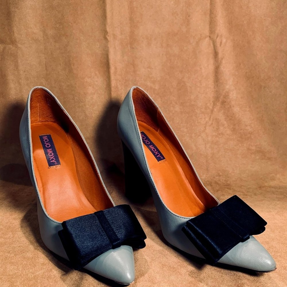 Mojo Moxy Leather Pump
